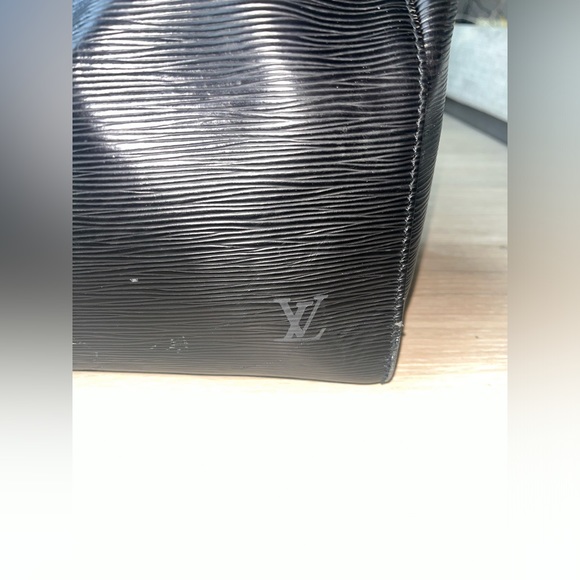 Louis Vuitton Epi Leather Keep-All - Picture 4 of 15